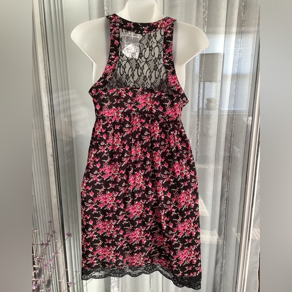 FOREVER 21 FLORAL LACE DRESS - Picture 2 of 5